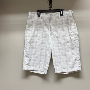 Men’s golf shorts